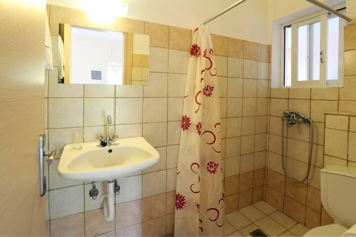 Villa Rosa Apartments Gouvia Bagian luar foto